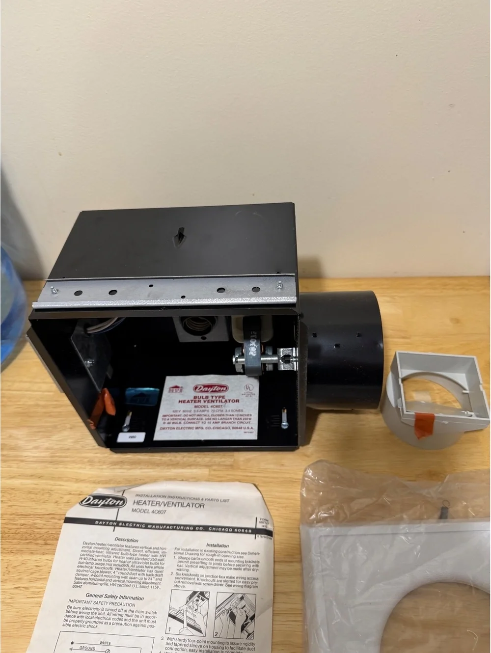 Dayton Model 4C607 Bulb Type Heater Ventilator 120V 60Hz 3.5 Amps 70 CFM 3.5 SOn